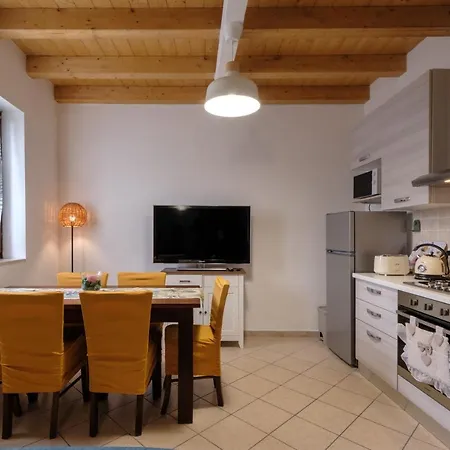Gardaland Home***** Apartment *