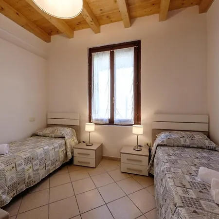 Gardaland Home***** Apartment *