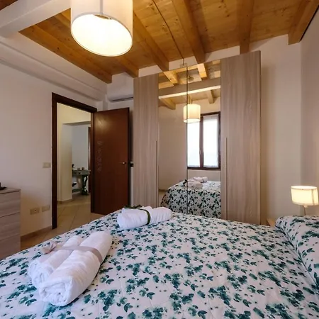 Apartment Gardaland Home***** Castelnuovo del Garda